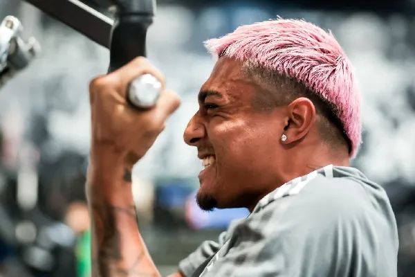 Julián Araujo también reportó