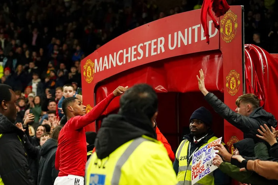 Manchester United podría cambiar de dueño