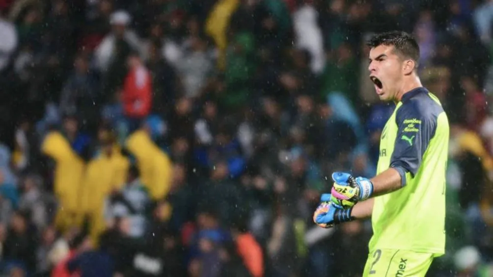 Julio en un encuentro con Santos Laguna