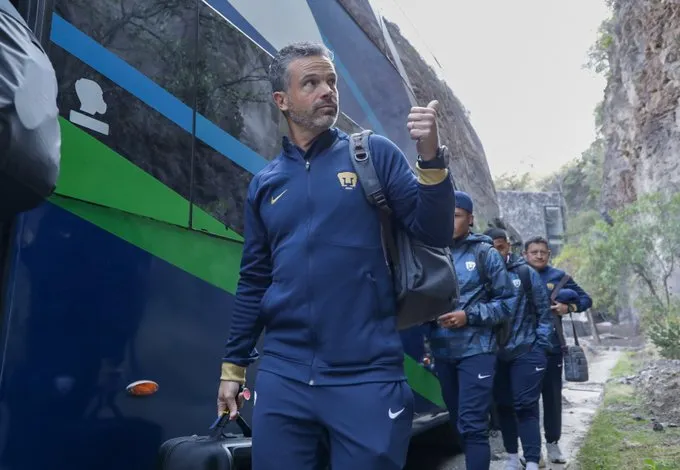 Rafael Puente con Pumas