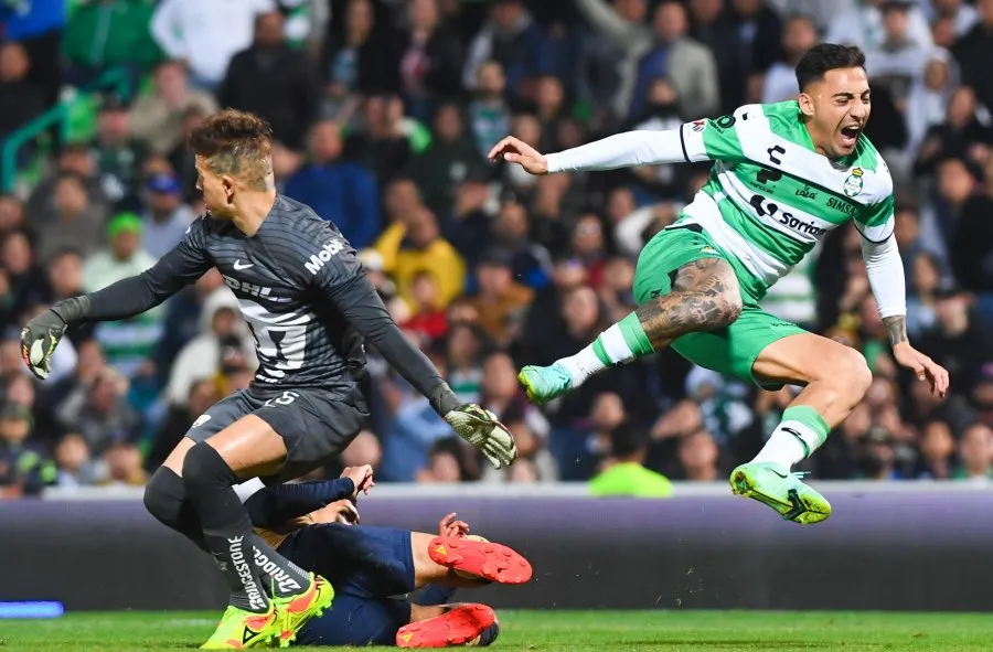 Sosa ante Marcelo Correa