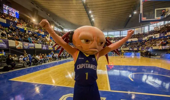 Juangolote apoyando a Capitanes CDMX