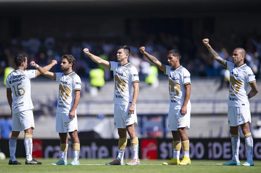 Jesús Molina en partido de los Pumas
