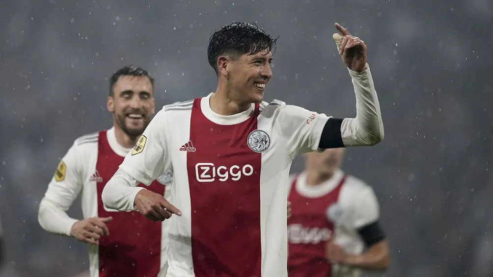 Álvarez celebrando gol con Ajax