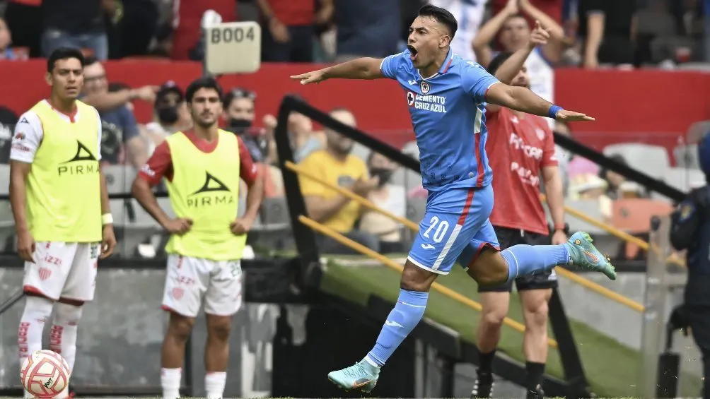 ESPECIAL Iván Morales sería el sacrificado en Cruz Azul