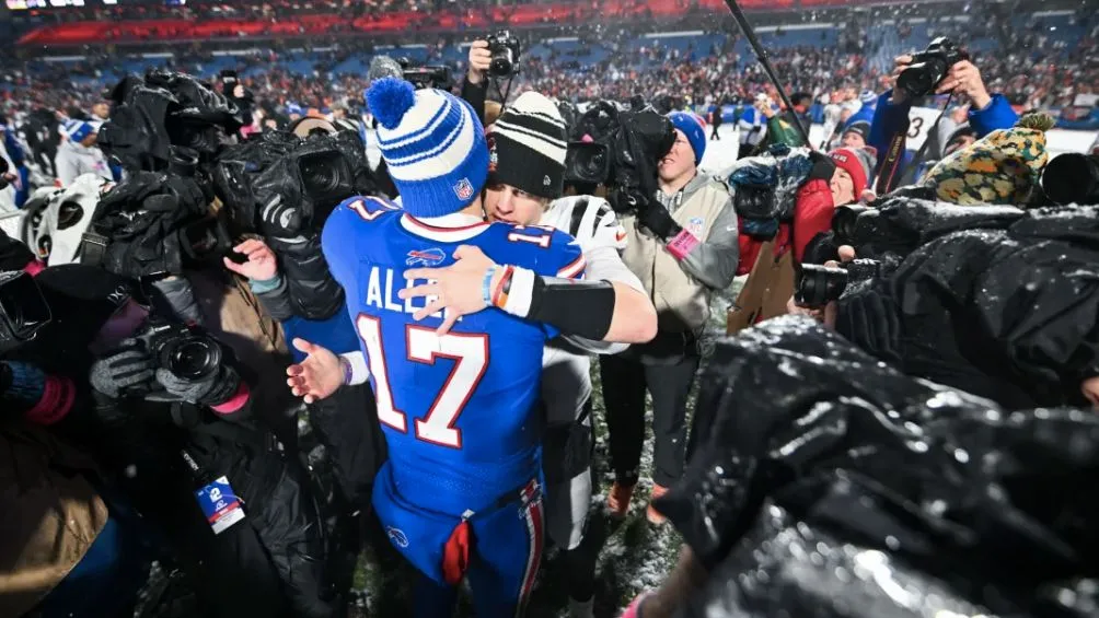 Allen y Burrow en el saludo al final del encuentro