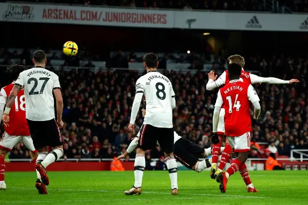 Pelean la parte superior de la tabla