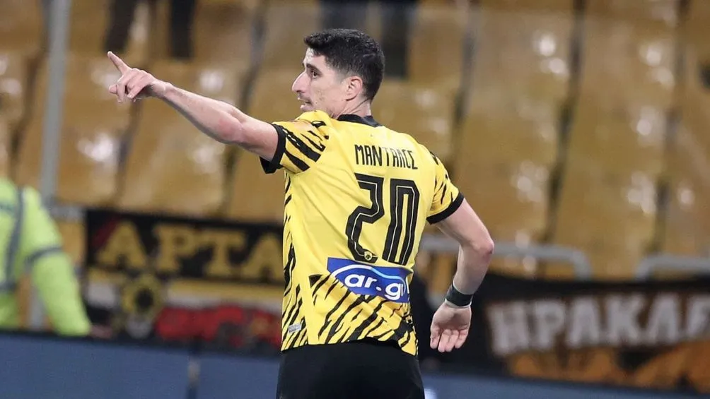 Acciones del encuentro entre Atenas e Ionikos