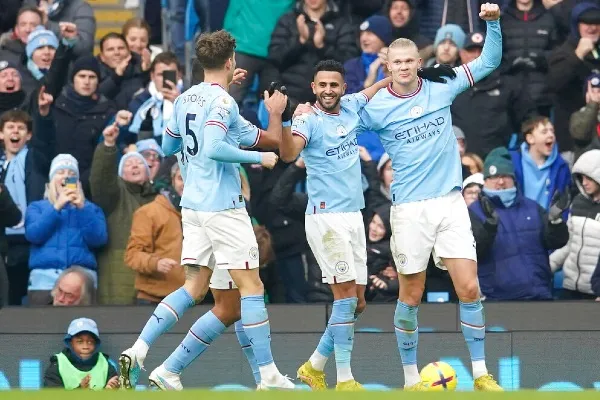 Erling Haaland anotó los tres de la victoria