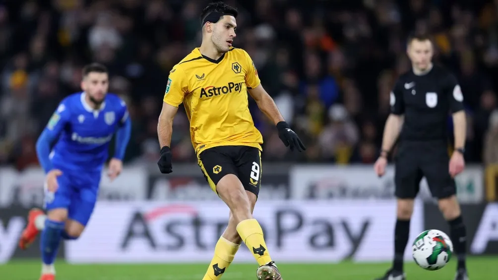 Raúl Jiménez en un partido con Wolves