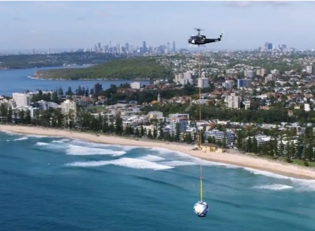 El helicóptero llevó 'de paseo' a Oceaunz en su presentación