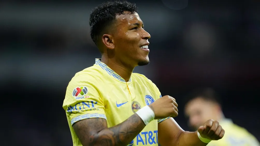 Roger Martínez podría jugar en Boca