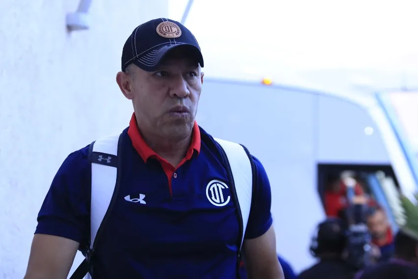 Nacho Ambriz en un partido de Toluca