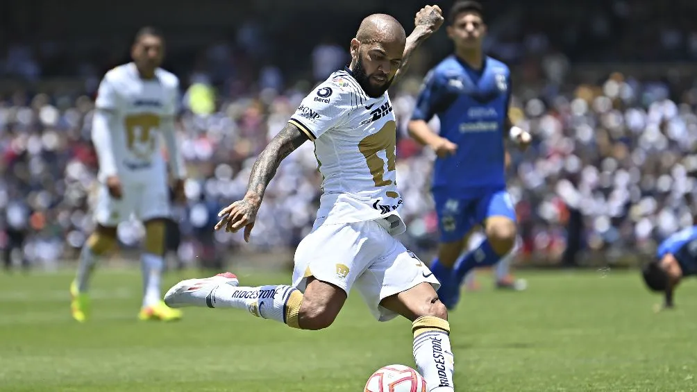 Alves se encuentra en prisión sin posibilidad de fianza