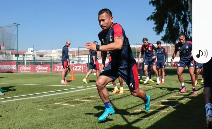 Jean Meneses entrenando con Toluca