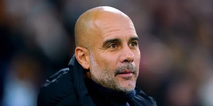 Pep Guardiola en partido con el Manchester