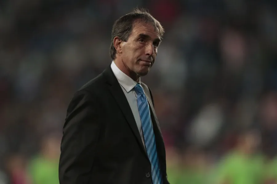 Guillermo Almada en juego con Pachuca