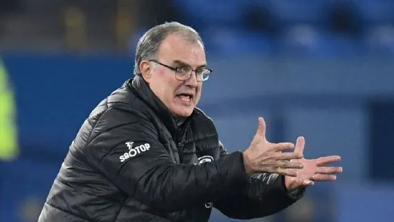 Marcelo Bielsa durante un partido