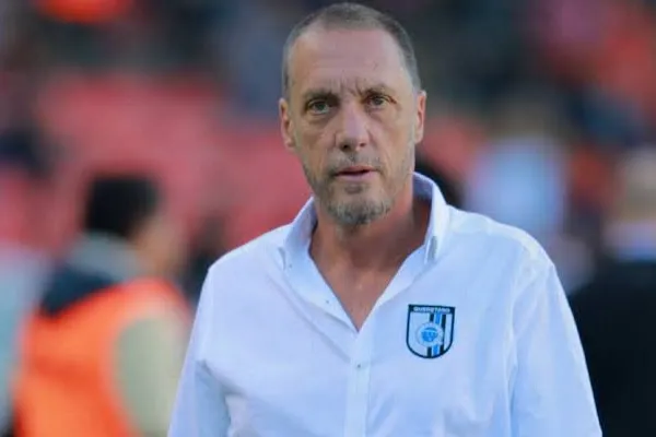 Considera que no tiene méritos para el puesto