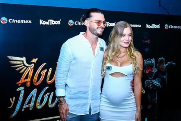 Es el segundo hijo del matrimonio