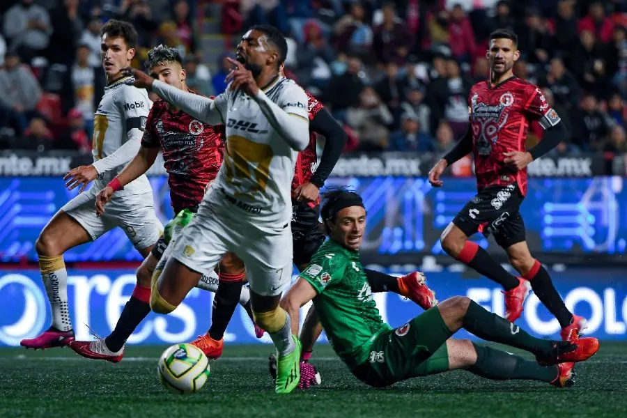 Diogo segundos antes de simular penalti