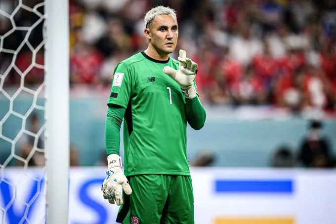 Keylor Navas tiene su futuro en el aire