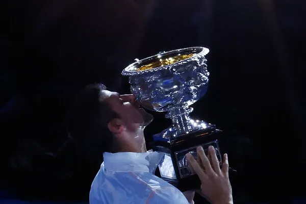 Agradeció a su familia y equipo de trabajo