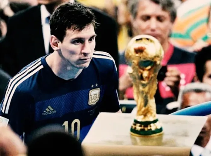 El día que Messi no pudo tocar la Copa del Mundo en Brasil 2014