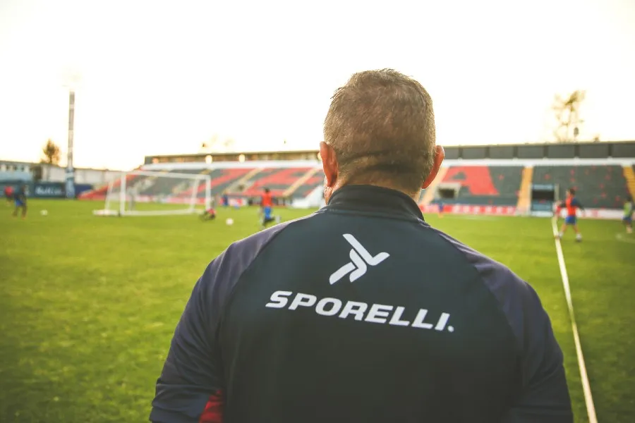 Daniel Guzmán dirigiendo en la Liga de Expansión