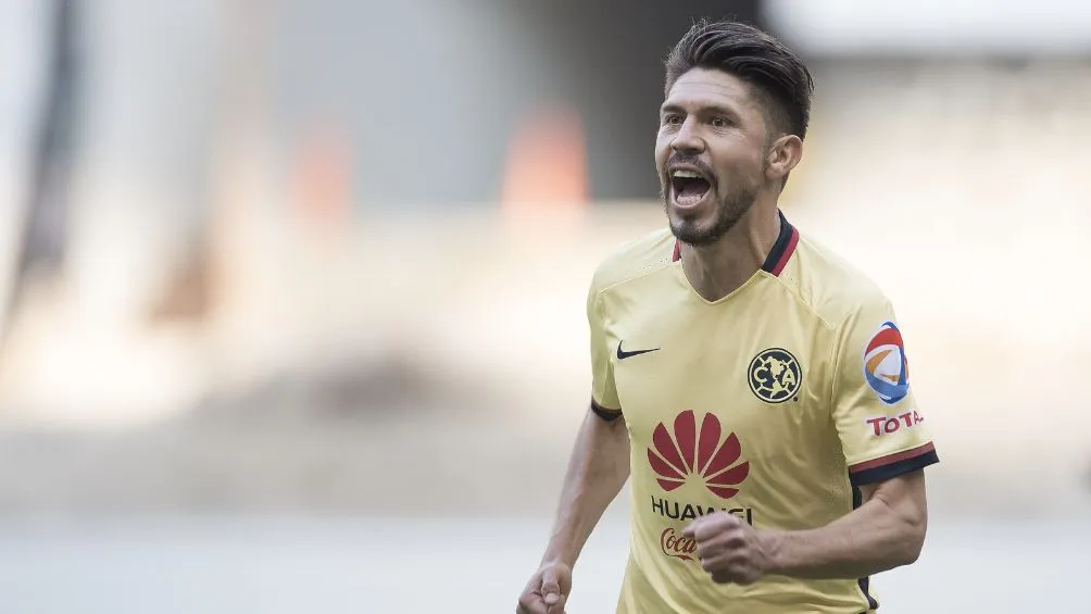 Oribe celebrando gol con el conjunto azulcrema