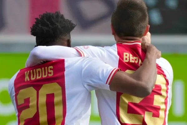 Se colocan como cuartos de la tabla