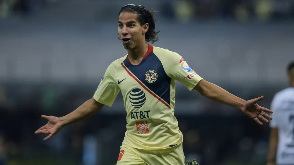 Lainez en su etapa con las Águilas del América