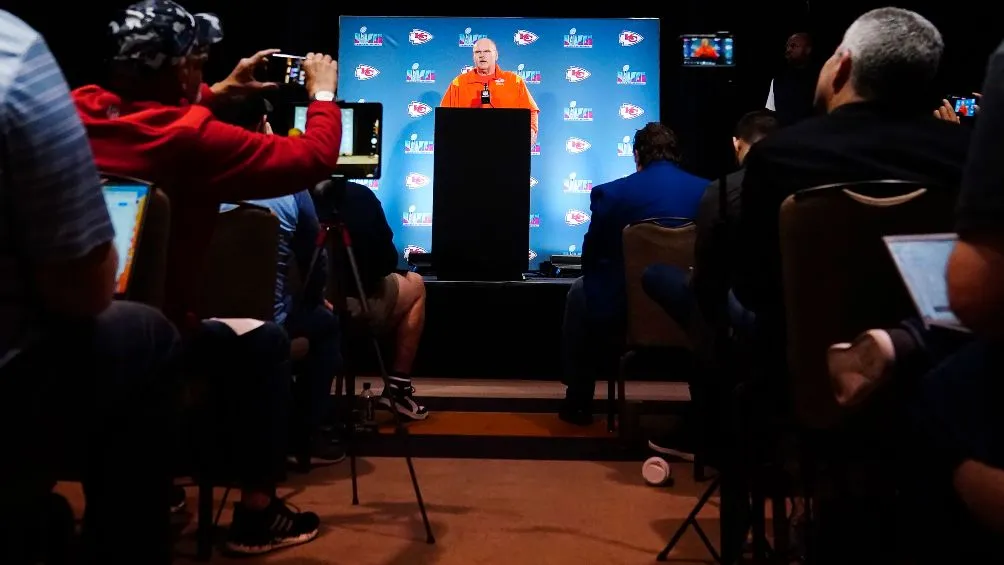 AP Los Chiefs comienzan a recuperar sus piezas para el SB LVII