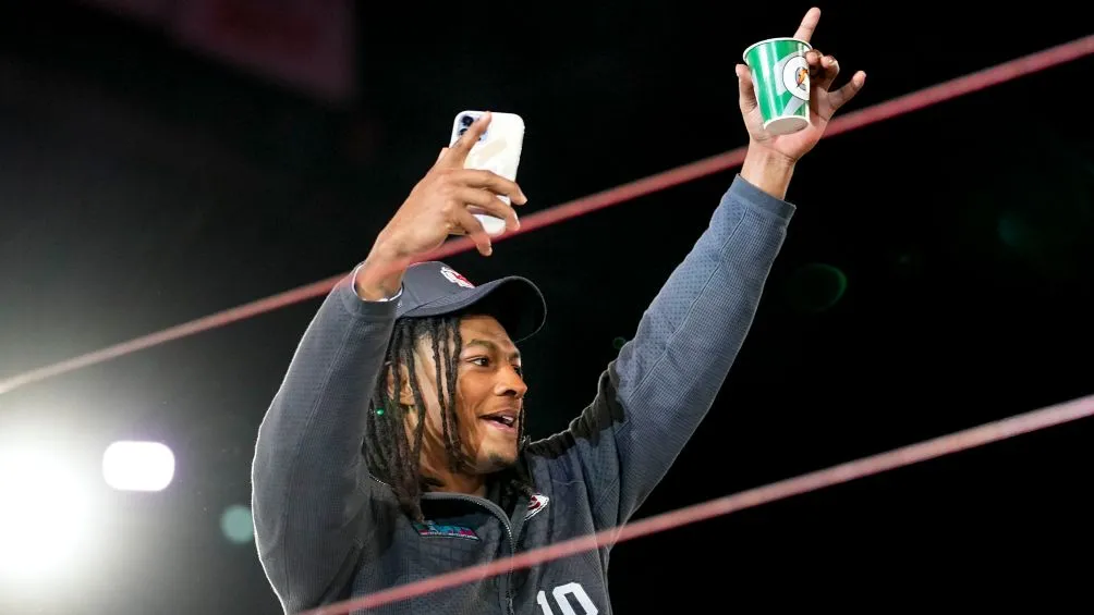 AP Isiah Pacheco lo suplió de buena forma en Kansas City