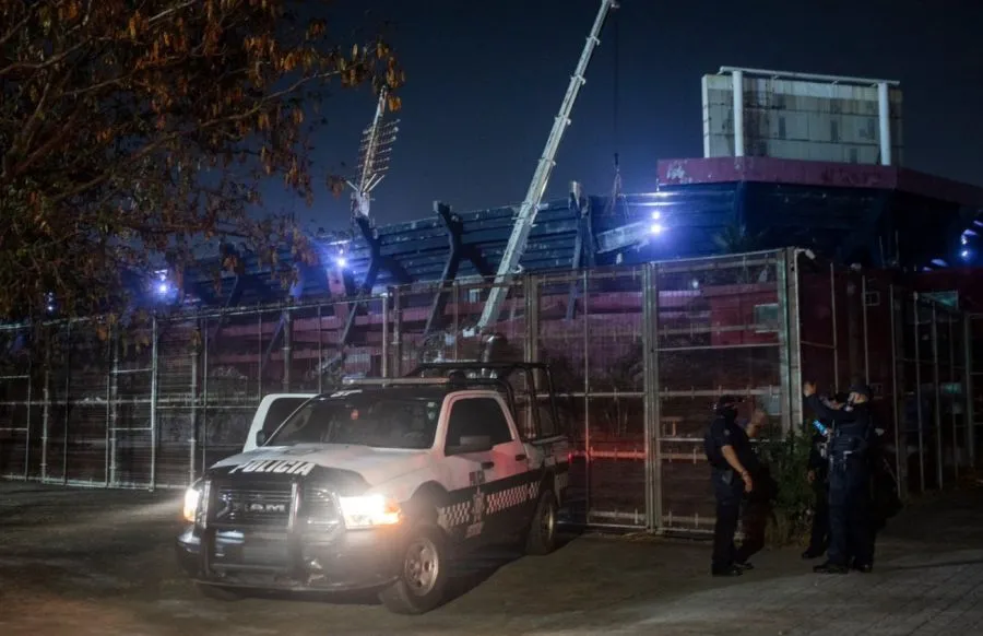 Autoridades locales auxiliando