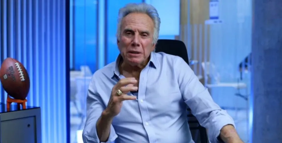 El couch Castillo en programa de televisión