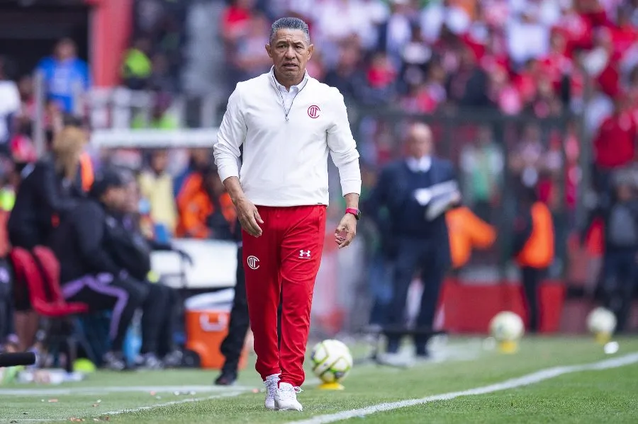 Ambriz en partido de las Liga MX