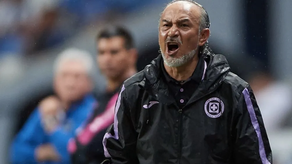 Gutiérrez dirigiendo a la Máquina