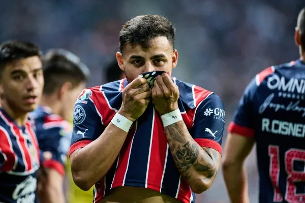 Alexis Vega, dura baja para Chivas