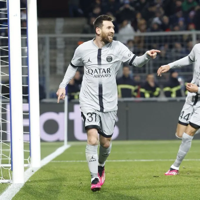 Lionel Messi celebra un gol con el PSG