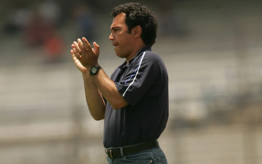 El Pentapichichi dirigiendo a Universidad