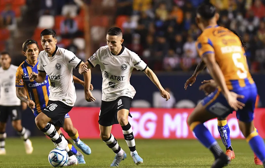 Fidalgo, en juego ante Atlético de San Luis