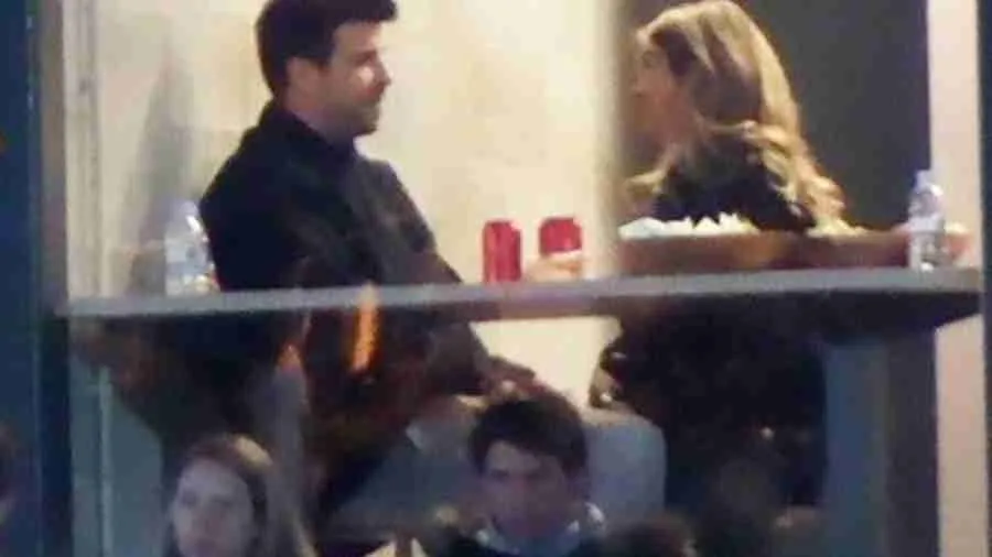 Piqué y su novia Clara Chía