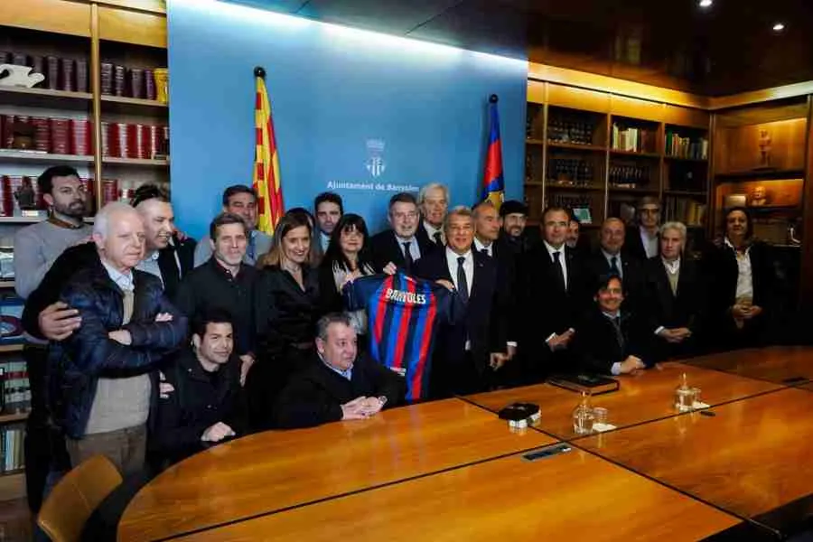 TWITTER @FCBarcelona_es La Fundación del FC Barcelona y el Ayuntamiento de Banyoles renuevan el convenio