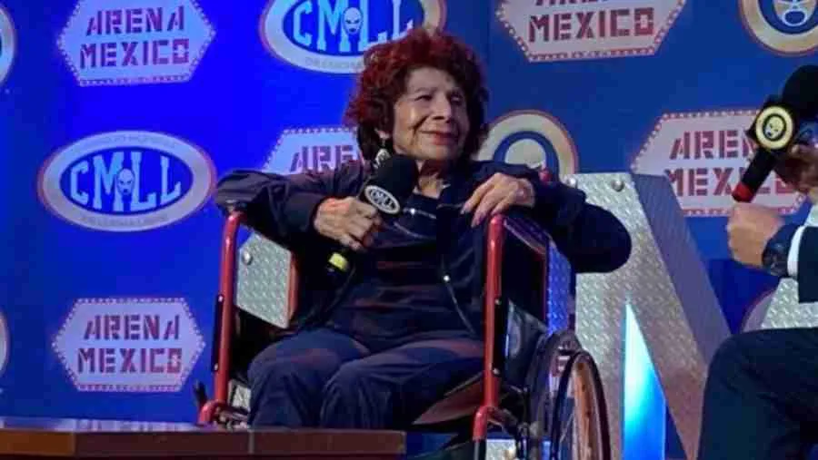 Irma González en evento de CMLL