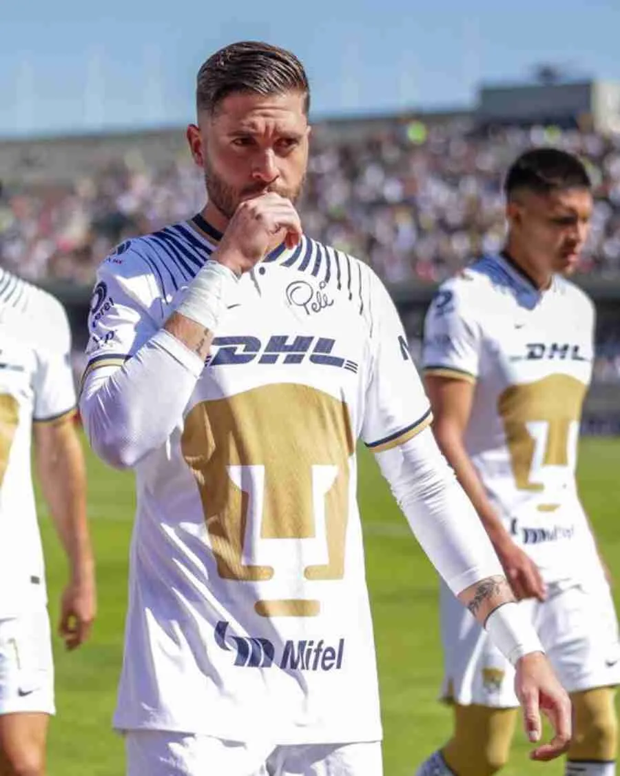 Arturo Palermo en el estadio CU