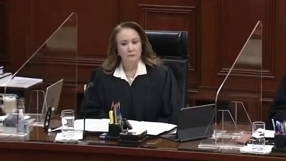 ESPECIAL Yasmín Esquivel en una sesión