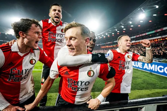 El Feyenoord se consolida como líder de la Eredivisie