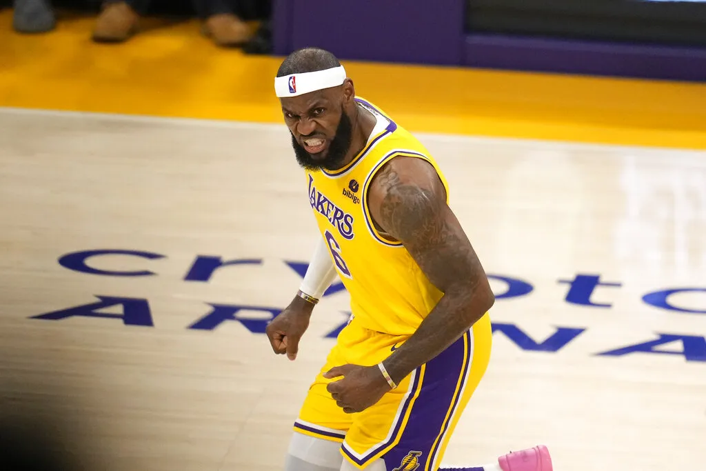 LeBron James sigue haciendo historia