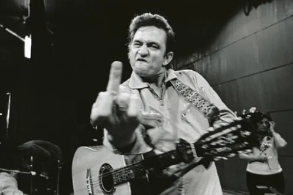 Johnny Cash, legendario cantautor